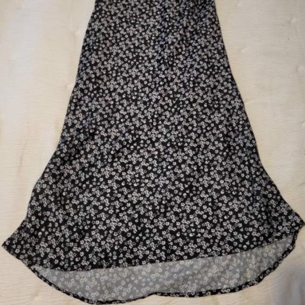 Urban Outfiters Black & White Floral Satiny Skirt
